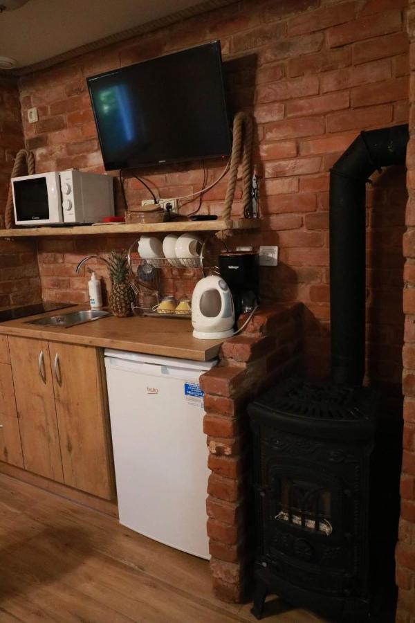 Namelis Nr 1 Adeles Sodyba Sturmai Buitenkant foto